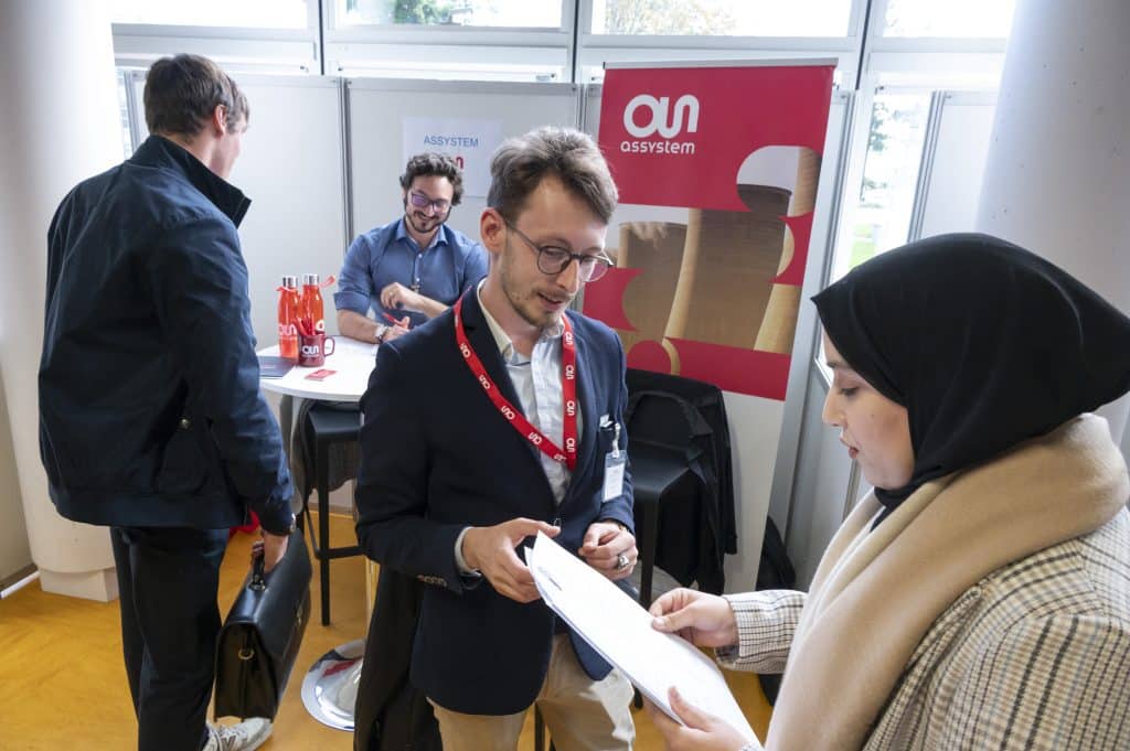 Jeudi 19 octobre, notre forum annuel INSTN Saclay étudiants-entreprises du nucléaire a accueilli 24 entreprises, des alumni, l'association WiN France, des stands, des mini-conférences, des ateliers RH, des RV personnalisés en vue de stages et de recrutements et 170 étudiants de nos formations Paris et province et doctorants du CEA : un forum grand format !