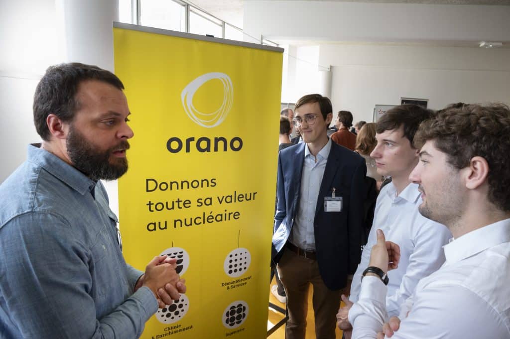Jeudi 19 octobre, notre forum annuel INSTN Saclay étudiants-entreprises du nucléaire a accueilli 24 entreprises, des alumni, l'association WiN France, des stands, des mini-conférences, des ateliers RH, des RV personnalisés en vue de stages et de recrutements et 170 étudiants de nos formations Paris et province et doctorants du CEA : un forum grand format !