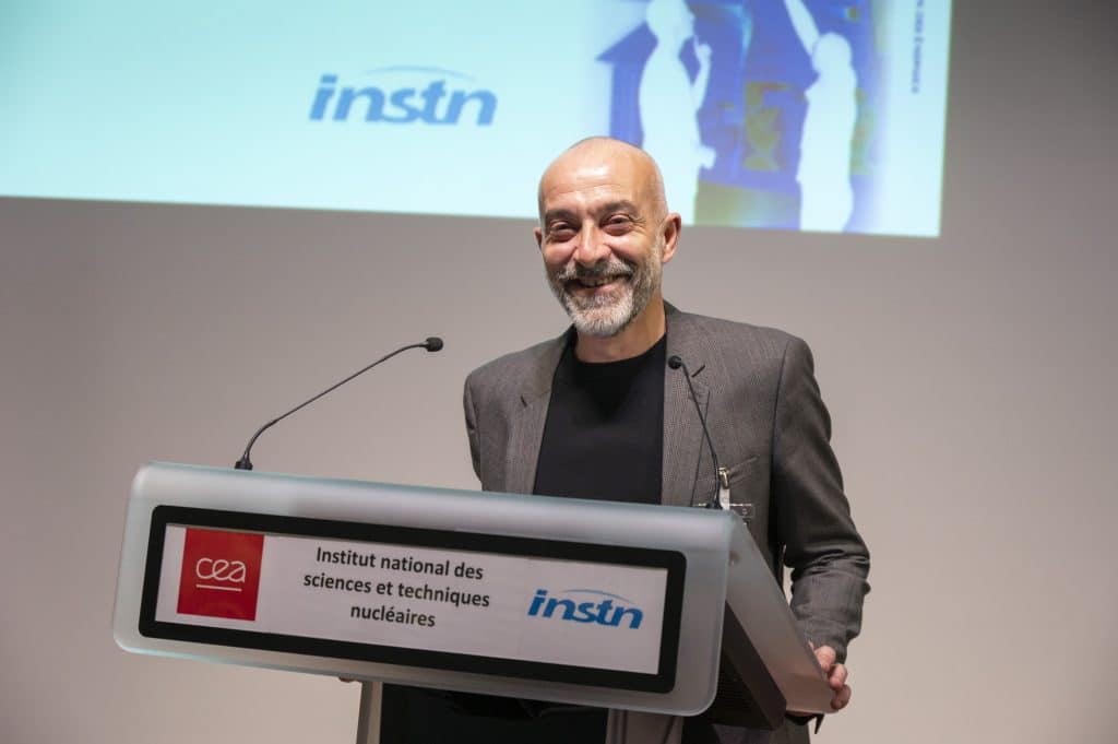 Comment réussir à construire de nouvelles centrales nucléaires dans les temps ? Moment fort de l'année pour l'INSTN, la leçon inaugurale de notre diplôme INSTN d'Ingénieur spécialisé en Génie atomique a été prononcée ce mardi 17 octobre 2023 à Saclay par Stéphane Aubarbier, directeur général délégué d'Assystem.