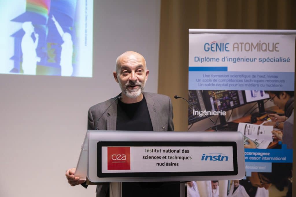 Comment réussir à construire de nouvelles centrales nucléaires dans les temps ? Moment fort de l'année pour l'INSTN, la leçon inaugurale de notre diplôme INSTN d'Ingénieur spécialisé en Génie atomique a été prononcée ce mardi 17 octobre 2023 à Saclay par Stéphane Aubarbier, directeur général délégué d'Assystem.