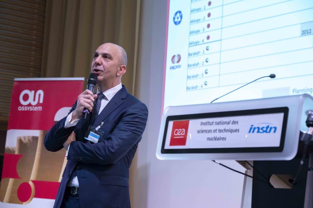Comment réussir à construire de nouvelles centrales nucléaires dans les temps ? Moment fort de l'année pour l'INSTN, la leçon inaugurale de notre diplôme INSTN d'Ingénieur spécialisé en Génie atomique a été prononcée ce mardi 17 octobre 2023 à Saclay par Stéphane Aubarbier, directeur général délégué d'Assystem.