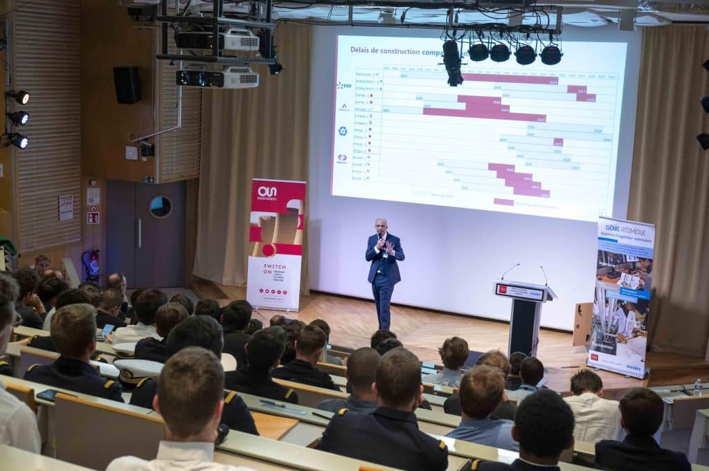 Comment réussir à construire de nouvelles centrales nucléaires dans les temps ? Moment fort de l'année pour l'INSTN, la leçon inaugurale de notre diplôme INSTN d'Ingénieur spécialisé en Génie atomique a été prononcée ce mardi 17 octobre 2023 à Saclay par Stéphane Aubarbier, directeur général délégué d'Assystem.