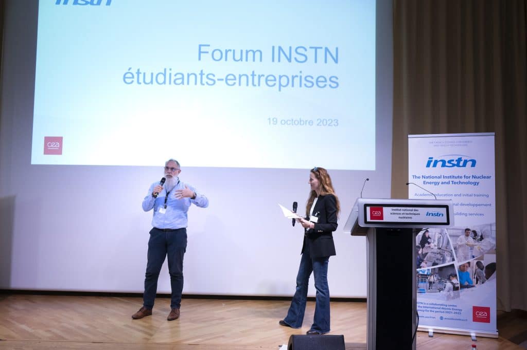 Jeudi 19 octobre, notre forum annuel INSTN Saclay étudiants-entreprises du nucléaire a accueilli 24 entreprises, des alumni, l'association WiN France, des stands, des mini-conférences, des ateliers RH, des RV personnalisés en vue de stages et de recrutements et 170 étudiants de nos formations Paris et province et doctorants du CEA : un forum grand format !