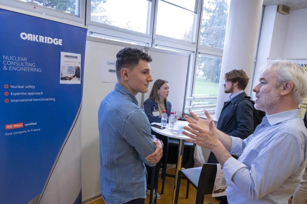 Jeudi 19 octobre, notre forum annuel INSTN Saclay étudiants-entreprises du nucléaire a accueilli 24 entreprises, des alumni, l'association WiN France, des stands, des mini-conférences, des ateliers RH, des RV personnalisés en vue de stages et de recrutements et 170 étudiants de nos formations Paris et province et doctorants du CEA : un forum grand format !